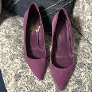 Aldo suede purple pumps heels
